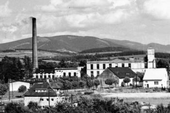 Pohled na přádelnu od západu - 1953 (© SOkA Frýdek - Místek)