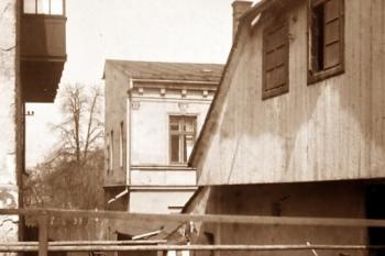 pohled na starší dřevěné komponenty stavidel na vantroky a mlýnské kolo - rok 1929 (© Státní okresní archiv ve Frýdku-Místku)