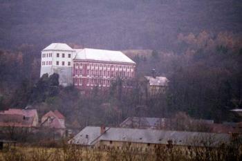 Zámek v Milešově (© 2002 Jiří Čížek)