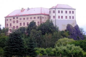 Zámek v Milešově (© Petr Lánský, 07/2007)