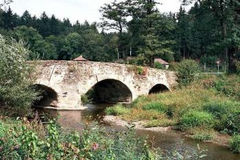 Gotický most v Ronově (© Miroslav Rybáček, 09/2005)