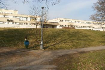 Čimice - tvrziště (© Jiří Špaček, 03/2017)