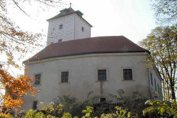 celkový pohled od východu ( © Pavel Zany Komárek 4.11.2001)