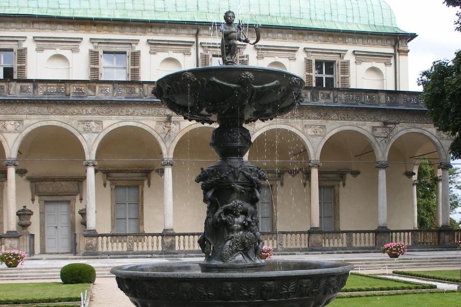 Zpívající fontána v Královské zahradě