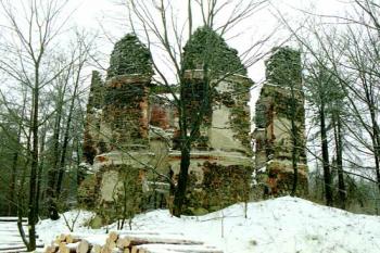 Zříceniny zámku (© 2002 Jiří Čížek)