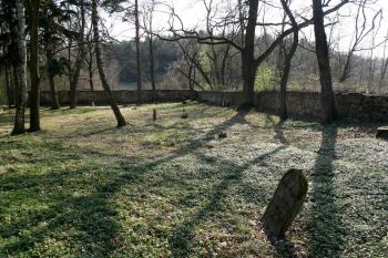 areál hřbitova (© Stanislav Drda 04/2017)