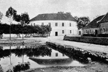 chodovská tvrz na počátku 20. století ( © Antonín Podlaha: Soupis památek historických a uměleckých v Království Českém, sv. 28 Politický okres Vinohradský, Archaelogická komise při České akademii císaře Františka Josefa pro vědy, slovesnost a umění, Praha 1908)