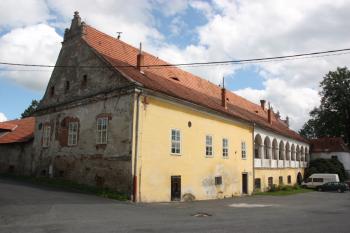 Zámek od severozápadu ( © Ivan Grisa 08/2011)