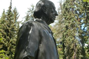 Petřín - detail sochy Vítězslava Nováka (© Jiří Špaček, 05/2017)
