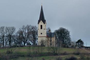 Kostel Nejsvětější Trojice - Hluboš ( © František Kinař 05/2017)