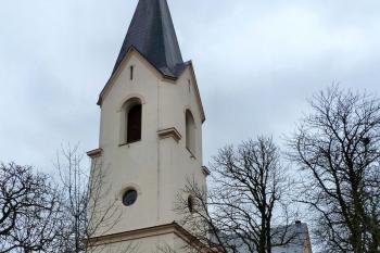 Kostel Nejsvětější Trojice - Hluboš ( © František Kinař 05/2017)