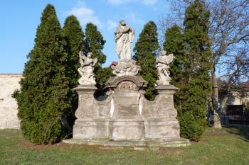 Sloup se sousoším Nejsvětější Trojice ( © František Kinař 05/2017)