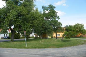 Brázdim (Veliký) - náves (© Jiří Špaček, 05/2017)