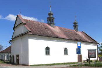 Kostel Narození Panny Marie v Opatovci, Košířích ( © Pavel Vítek 10/2016)