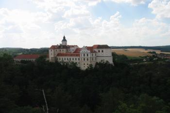 nádherný pohled z hradu na st.zámek (© D Dohňanský, 07/2014)