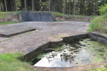 Základová deska k nedostavěnému pěchotnímu srubu (© Rodochrozit        , 06/2014)