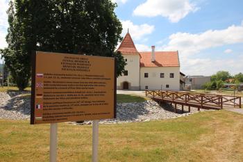 kaštieľ  Šimonovany (© Luděk Vláčil 06/2017)