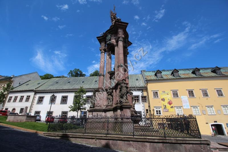 morový sloup se sousoším sv. Trojice
