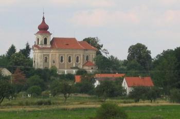Kostel v Paštikách (© Vašek Klain 08/2004)