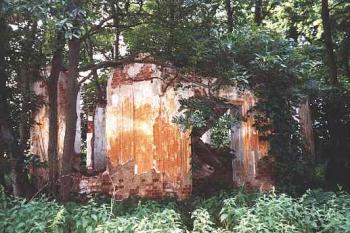 Pavilón Annaburk - před rekonstrukcí (© Luděk Pitter 2003)