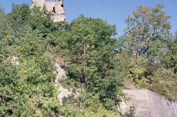 hrad od silnice (© Miroslav Rybáček, 09/2003)