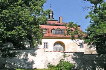 Západní průčelí ( © Luděk Pitter 06/2005)