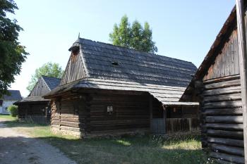 domy z oblasti Kysuce-Podjavorniky (© Luděk Vláčil  07/2022)