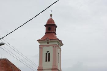 Kostel s faru (© Luděk Vláčil 07/2017)