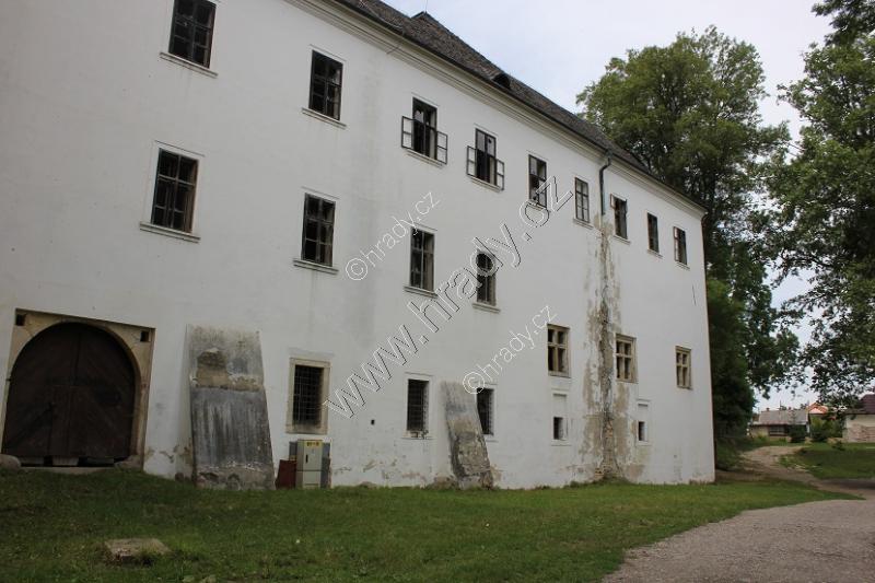 Uhrovec Uhrovec