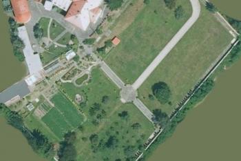 výřez  z leteckého snímku. (© zdroj: https://mapy.cz)