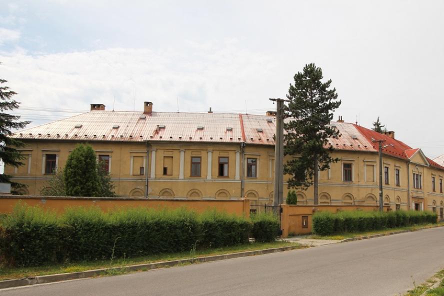 Kostolná