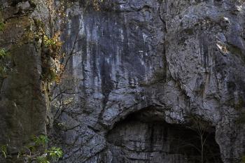 Býčí skála - vstupní portál (© Tomáš Berka, 10/2010)