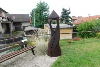 zvonička před kostelem (© Milan Caha  08/2022)