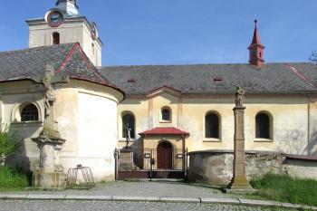 Kostel sv. Jiří v Dolní Čermné ( © Pavel Vítek 05/2017)