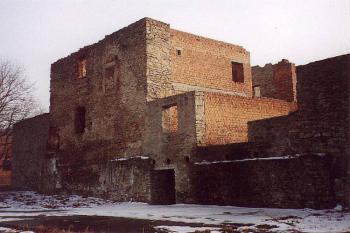 palácové jádro před opravami ( © Jan P. Štěpánek 2001)