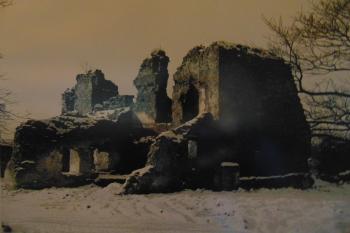 Hradní palác na dobové fotografii (© Dušan Dohňanský  10/2021)