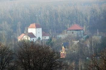 pohled na Slezskoostravský hrad od Hladnova ( © Jan P. Štěpánek 02/2008)
