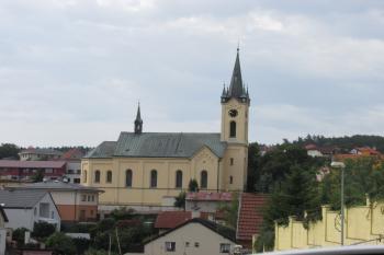 Kostel sv. Cyrila a Metoděje v pražských Nebuších ( © Pavel Vítek 08/2017)