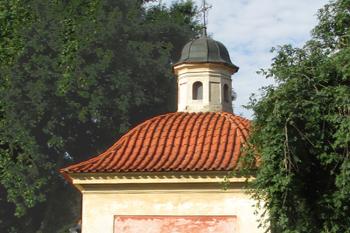 Hřbitovní kaple sv. Josefa v Úněticích ( © Pavel Vítek 08/2017)