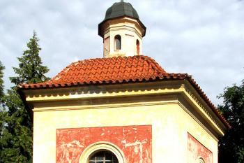 Hřbitovní kaple sv. Josefa v Úněticích ( © Pavel Vítek 08/2017)