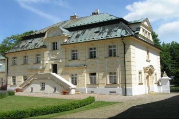 Levé křídlo ( © Petr Turyna 06/2004)