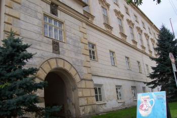 Vyškov - Vstup z města z nám. Čs. armády (© Ivo Rozehnal, 09/2010)