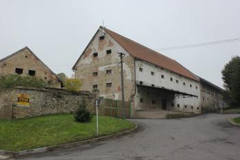 bývalý zámek (© Luděk Vláčil 09/2017)