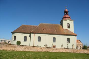 Lužany - kostel (© Jiří Špaček, 8/2017)