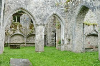 Jižní transept kostela při pohledu k hlavní lodi. (© Pavel Semple, 07/2016)