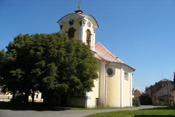 Chomutice - kostel sv. Diviše (© Jiří Špaček, 8/2017)