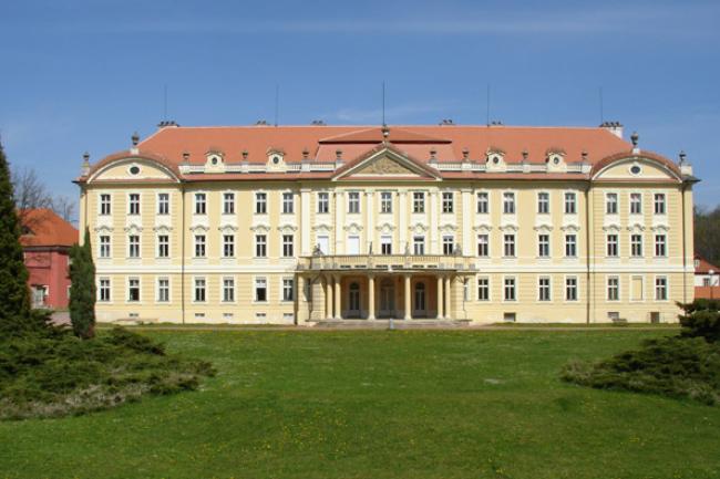 Tloskov