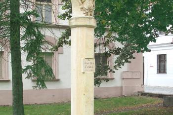 Sloup sv. Anežky České v Poděbradech ( © Pavel Vítek 09/2017)