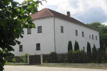 Dolní tvrz od severovýchodu (© Jaroslav Špiroch 06/2019)