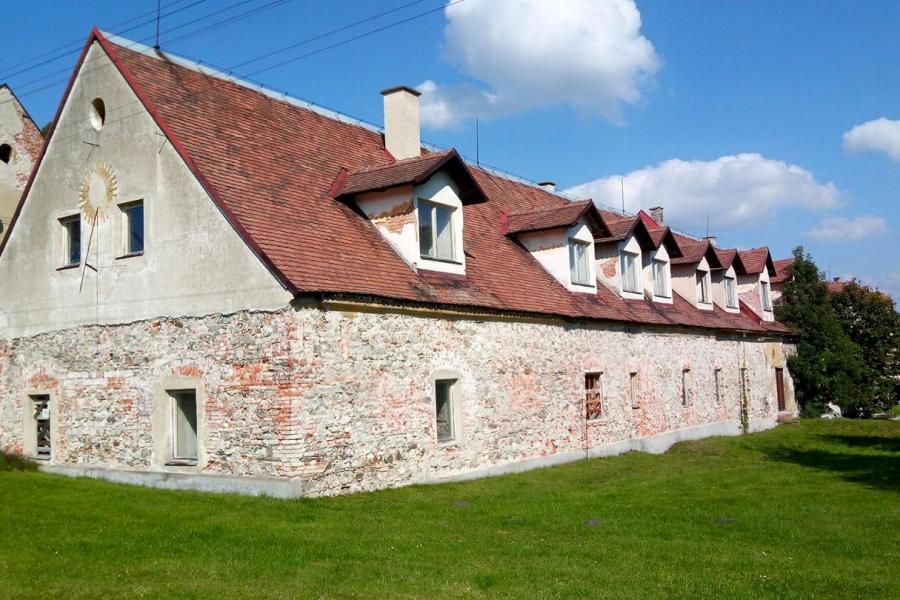 panský dvůr Doubravice